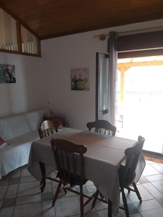 Direkt Na Moru - Bungalov Apartman Šibenik Kültér fotó